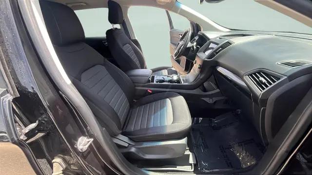 2020 Ford Edge SE