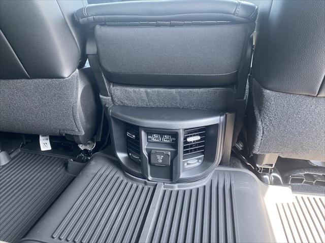 2023 RAM Ram 3500 RAM 3500 LARAMIE CREW CAB 4X4 8 BOX