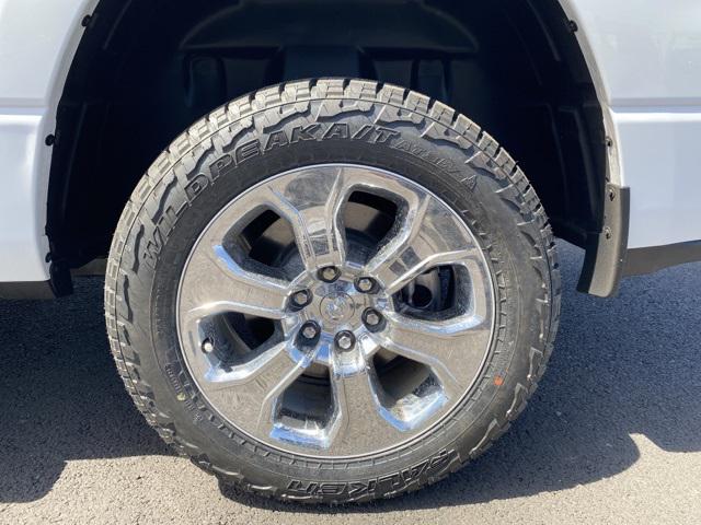 2020 RAM 1500 Big Horn Crew Cab 4x4 57 Box