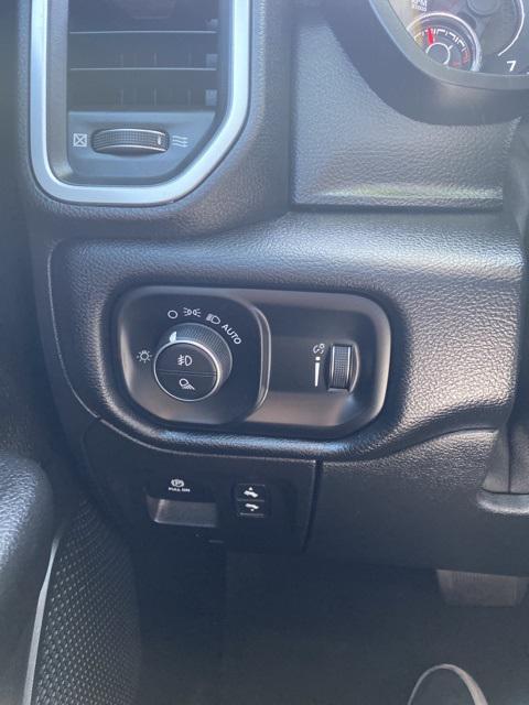 2020 RAM 1500 Big Horn Crew Cab 4x4 57 Box