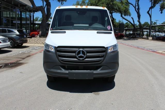 2000 Mercedes-Benz Sprinter 4500 Chassis Standard Roof 4-Cyl Diesel HO