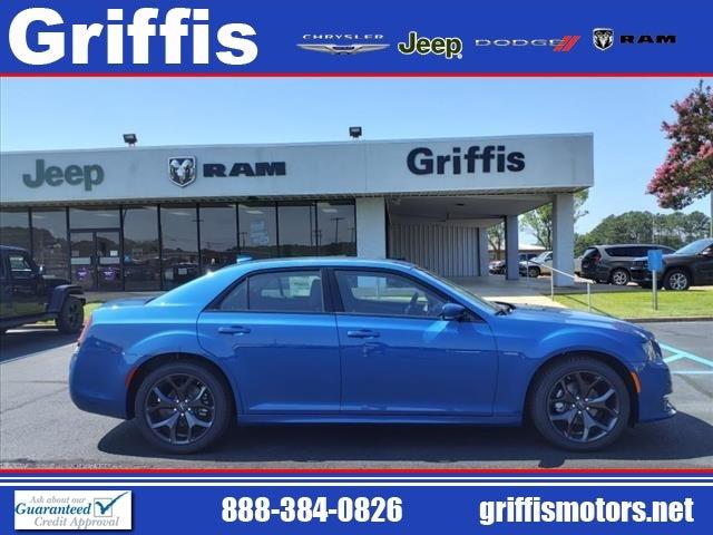 2023 Chrysler Chrysler 300 300 TOURING L RWD