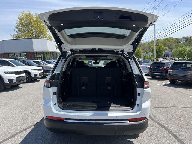 2023 Jeep Grand Cherokee GRAND CHEROKEE L LIMITED 4X4