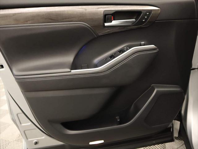 2020 Toyota Highlander Hybrid Platinum