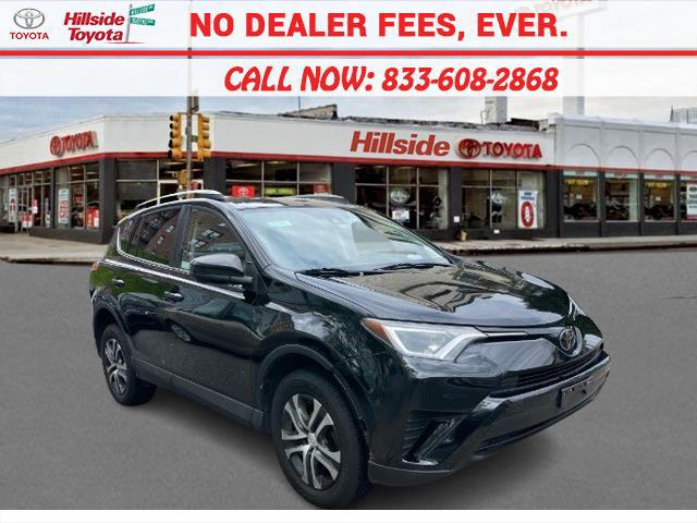 2018 Toyota RAV4 LE [0]