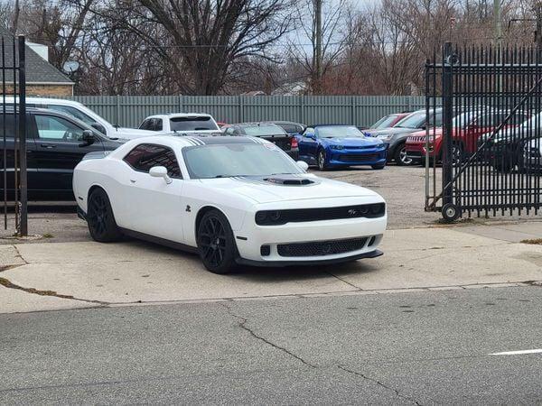 2015 Dodge Challenger SXT Plus or R/T Plus