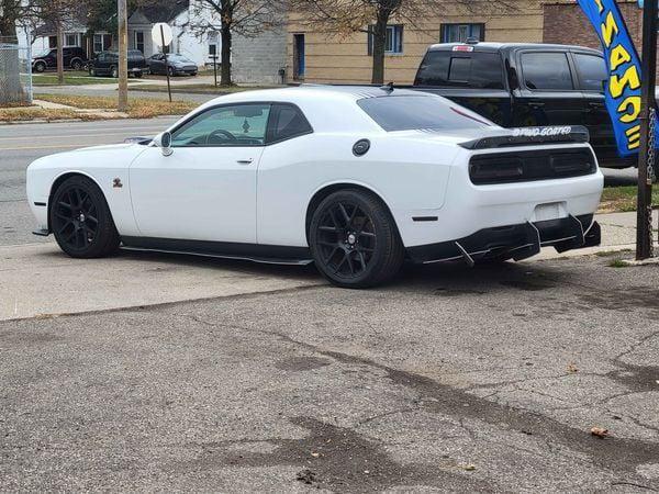 2015 Dodge Challenger SXT Plus or R/T Plus