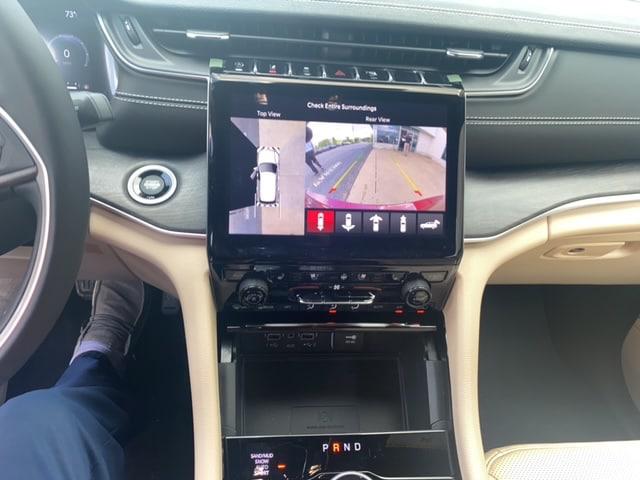 2023 Jeep Grand Cherokee GRAND CHEROKEE L LIMITED 4X4