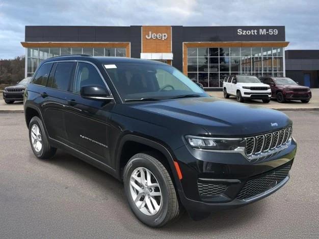 2023 Jeep Grand Cherokee GRAND CHEROKEE LAREDO 4X4