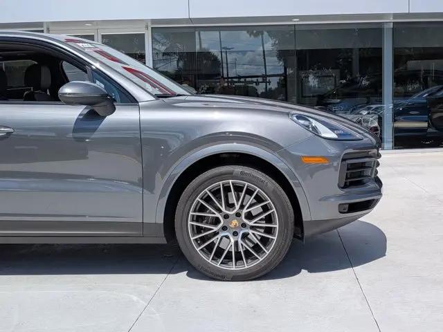 2023 Porsche Cayenne Platinum Edition