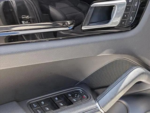 2023 Porsche Cayenne Platinum Edition
