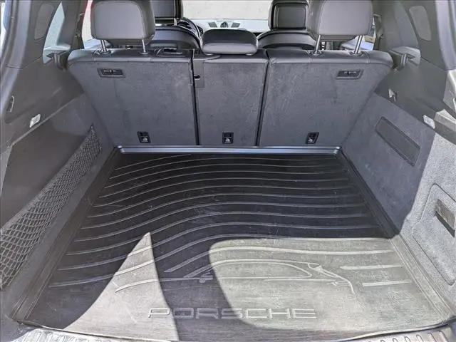 2023 Porsche Cayenne Platinum Edition