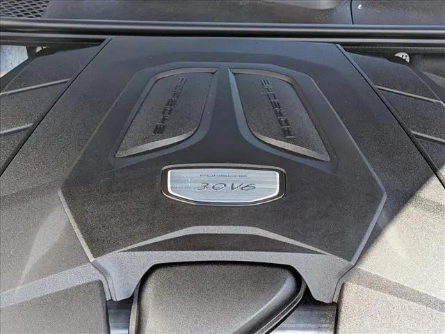 2023 Porsche Cayenne Platinum Edition