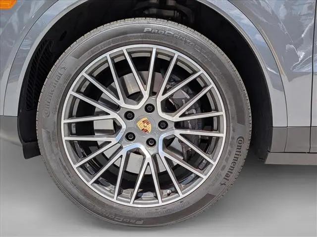 2023 Porsche Cayenne Platinum Edition