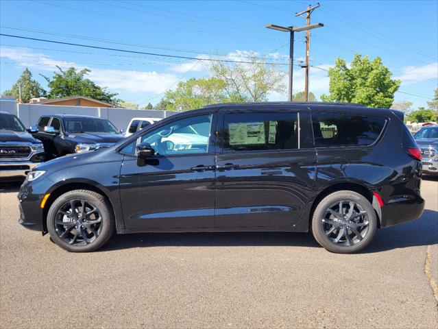 2023 Chrysler Pacifica PACIFICA LIMITED AWD