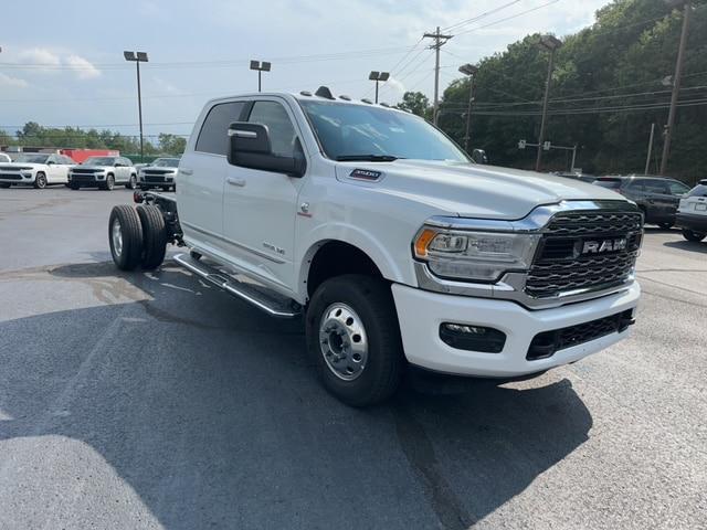 2023 RAM Ram 3500 Chassis Cab RAM 3500 LIMITED CREW CAB CHASSIS 4X4 60 CA