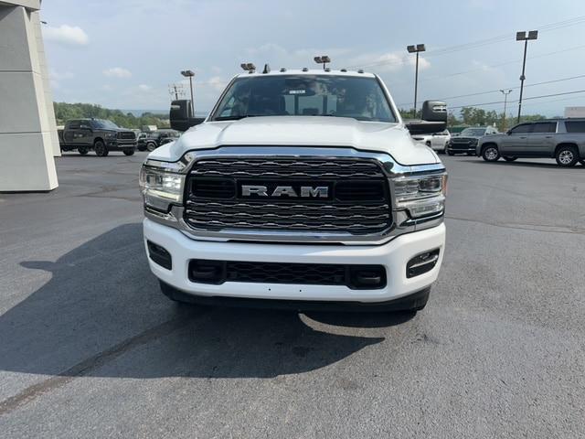 2023 RAM Ram 3500 Chassis Cab RAM 3500 LIMITED CREW CAB CHASSIS 4X4 60 CA