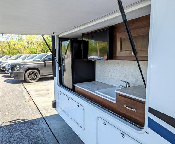 2020 Chevrolet Express Cutaway 4500 Van