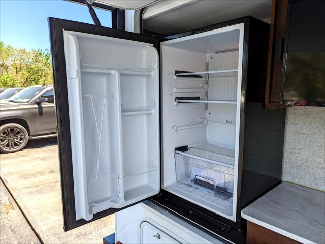 2020 Chevrolet Express Cutaway 4500 Van