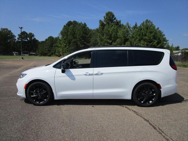 2023 Chrysler Pacifica PACIFICA LIMITED