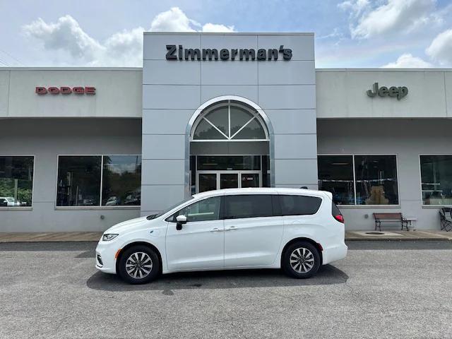 2023 Chrysler Pacifica Hybrid PACIFICA PLUG-IN HYBRID TOURING L