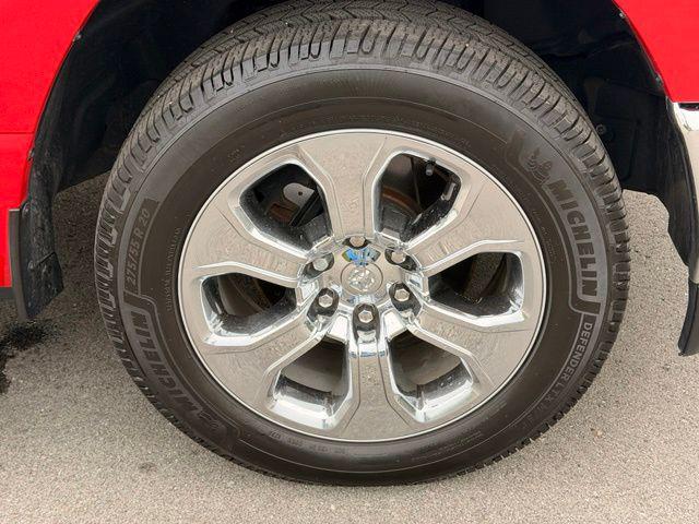 2019 Ram 1500 Big Horn/Lone Star Crew Cab 4x4 57 Box