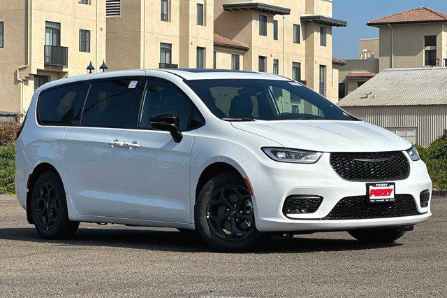 2023 Chrysler Pacifica Hybrid Limited