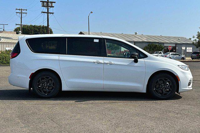 2023 Chrysler Pacifica Hybrid Limited