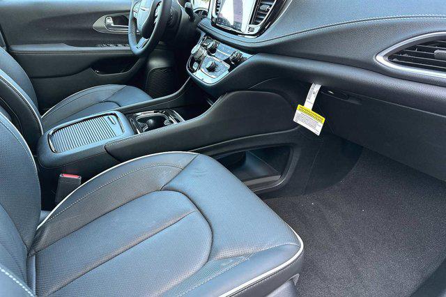 2023 Chrysler Pacifica Hybrid Limited