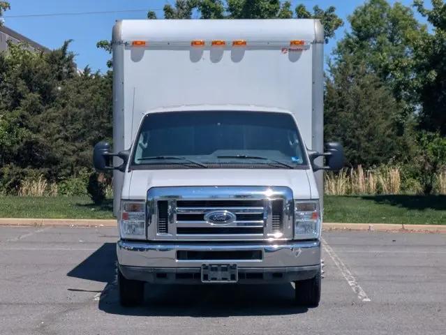 2012 Ford E-350 Cutaway E-350