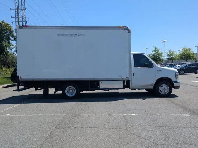 2012 Ford E-350 Cutaway E-350
