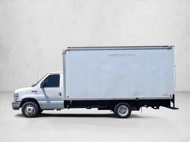 2012 Ford E-350 Cutaway E-350