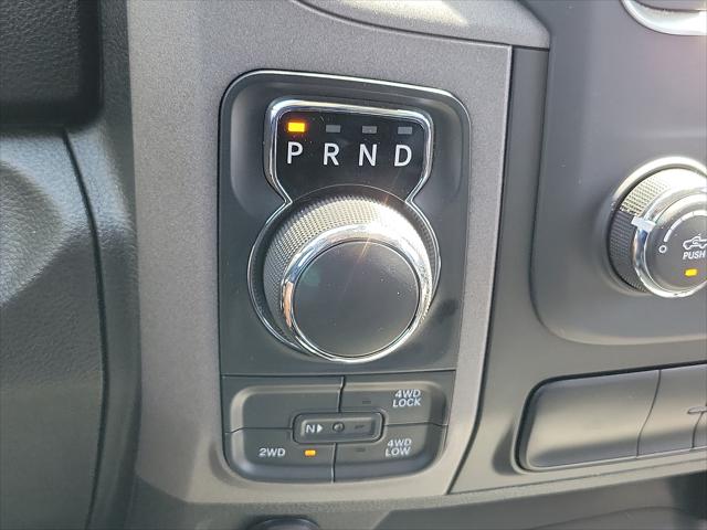 2023 RAM Ram 1500 Classic RAM 1500 CLASSIC TRADESMAN CREW CAB 4X4 57 BOX