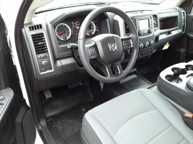 2022 RAM Ram 1500 Classic RAM 1500 CLASSIC TRADESMAN CREW CAB 4X4 64 BOX