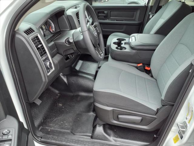 2022 RAM Ram 1500 Classic RAM 1500 CLASSIC TRADESMAN CREW CAB 4X4 64 BOX
