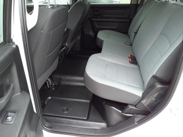 2022 RAM Ram 1500 Classic RAM 1500 CLASSIC TRADESMAN CREW CAB 4X4 64 BOX
