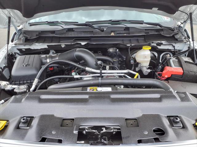 2022 RAM Ram 1500 Classic RAM 1500 CLASSIC TRADESMAN CREW CAB 4X4 64 BOX
