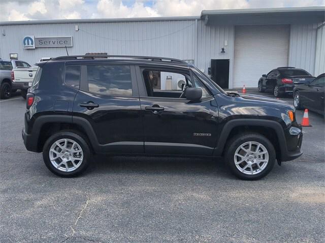 2023 Jeep Renegade RENEGADE LATITUDE 4X4