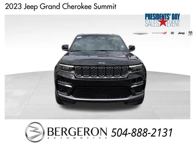 2023 Jeep Grand Cherokee GRAND CHEROKEE SUMMIT 4X2