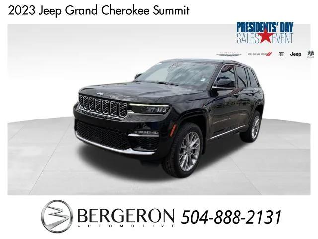 2023 Jeep Grand Cherokee GRAND CHEROKEE SUMMIT 4X2