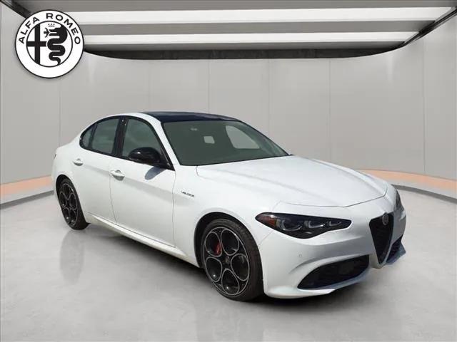 2024 Alfa Romeo Giulia GIULIA VELOCE RWD