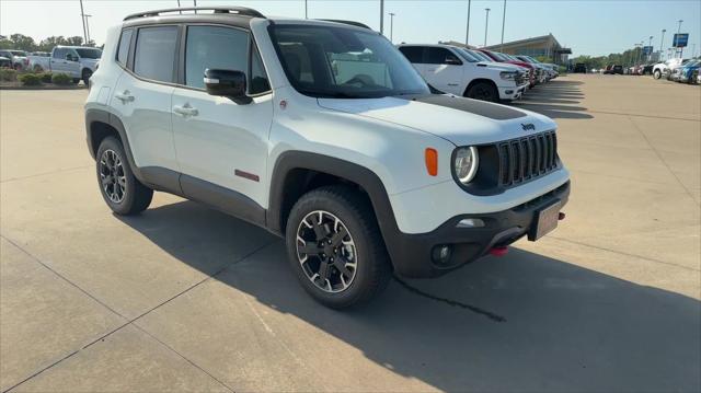 2023 Jeep Renegade RENEGADE TRAILHAWK 4X4