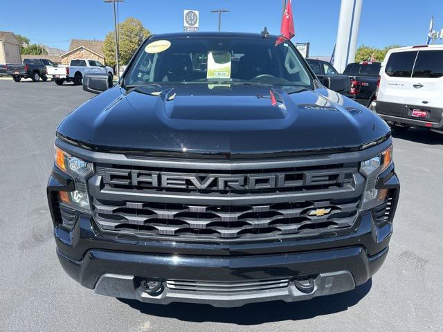 2022 Chevrolet Silverado 1500 4WD Crew Cab Standard Bed Custom