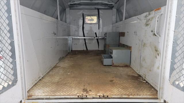 2015 Ford E-350 Cutaway E 350 SD 2dr 138 in. WB SRW Cutaway Chassis