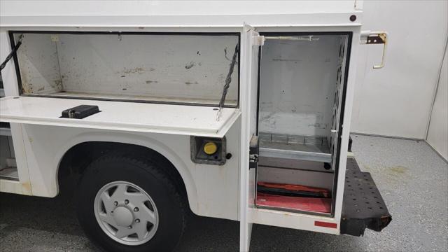 2015 Ford E-350 Cutaway E 350 SD 2dr 138 in. WB SRW Cutaway Chassis