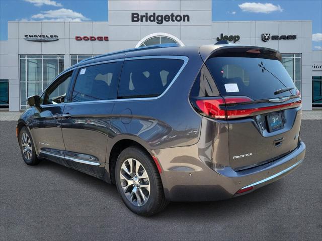 2023 Chrysler Pacifica Plug-In Hybrid PACIFICA PLUG-IN HYBRID PINNACLE