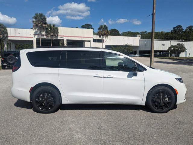 2023 Chrysler Pacifica PACIFICA LIMITED AWD