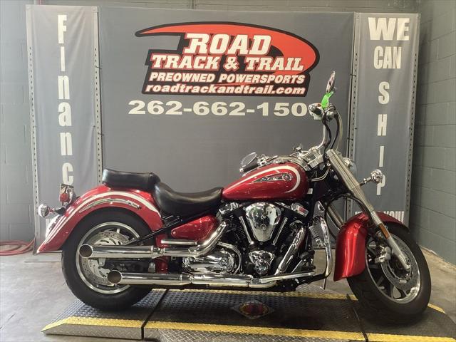 Red 2009 Yamaha Road Star, Image 0
