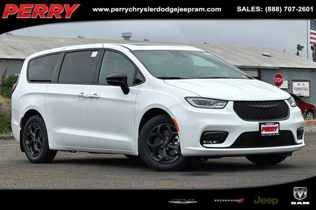 2023 Chrysler Pacifica Hybrid Limited for sale in National City, CA