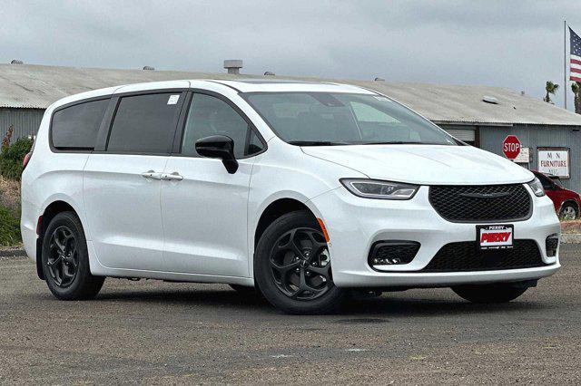 2023 Chrysler Pacifica Hybrid Limited